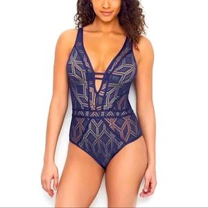 NWOT Becca show and tell navy one piece💙 size s/p